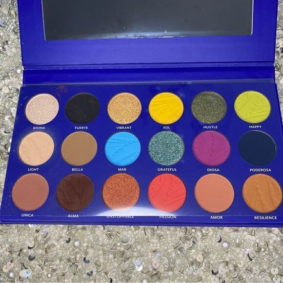 Tresluce I Am shadow palette - Picture 3 of 7